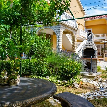 Apartman Haus Maja Banjol المظهر الخارجي الصورة