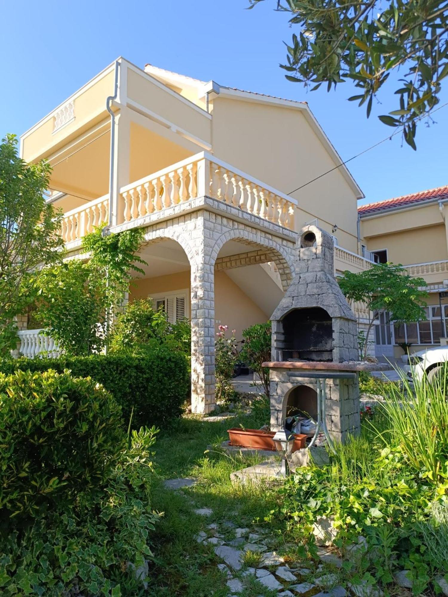Apartman Haus Maja Banjol المظهر الخارجي الصورة